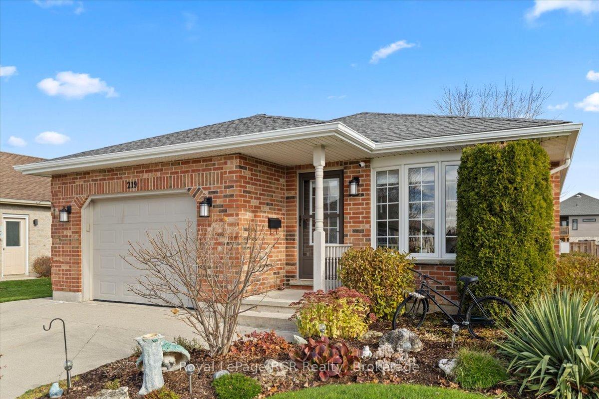 219-16th-avenue-crescent-hanover-ontario-x12559394