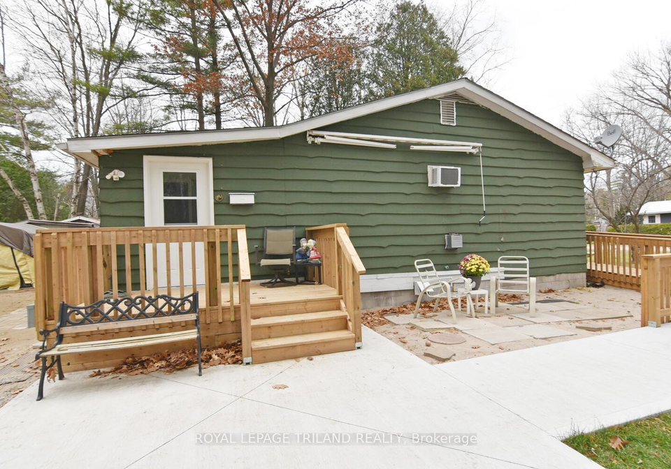 9599-pleasant-road-lambton-shores-ontario-x12559754