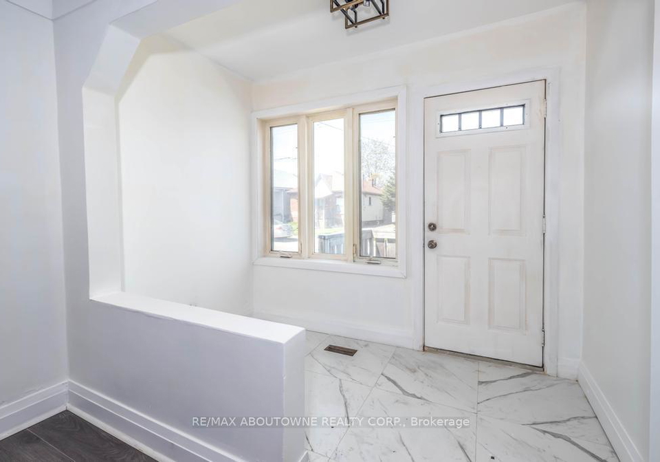 126-harmony-avenue-hamilton-ontario-x12559900