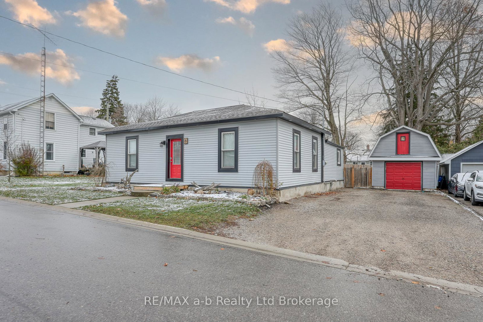 8-victoria-street-norwich-ontario-x12560654