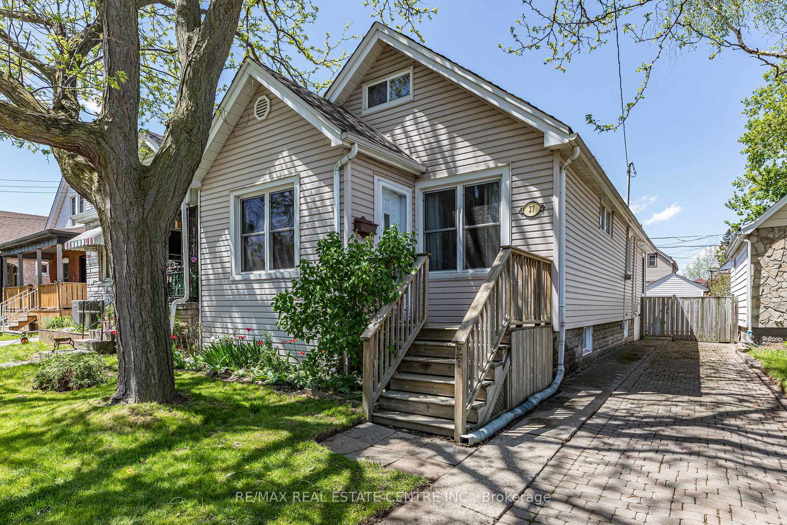 27-barons-avenue-n-hamilton-ontario-x12560736
