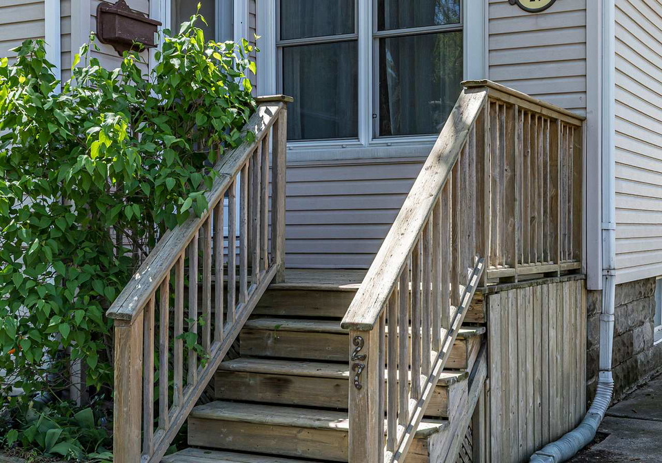 27-barons-avenue-n-hamilton-ontario-x12560736