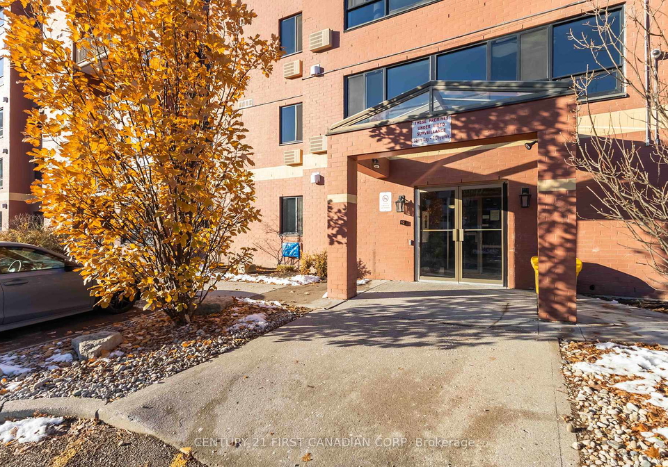 95-baseline-road-w-london-south-ontario-x12560838