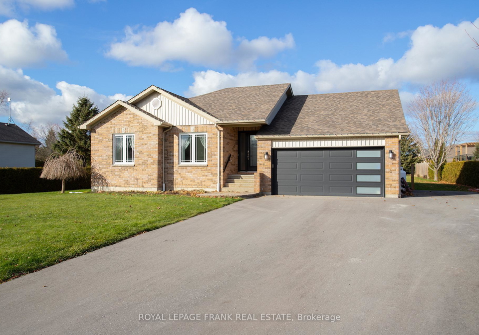 15-hallett-crescent-kawartha-lakes-ontario-x12561600