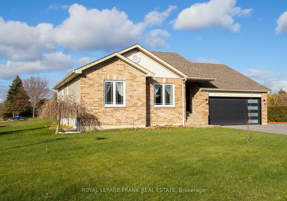 15-hallett-crescent-kawartha-lakes-ontario-x12561600