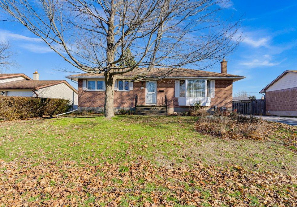 59-oxford-crescent-loyalist-ontario-x12561704