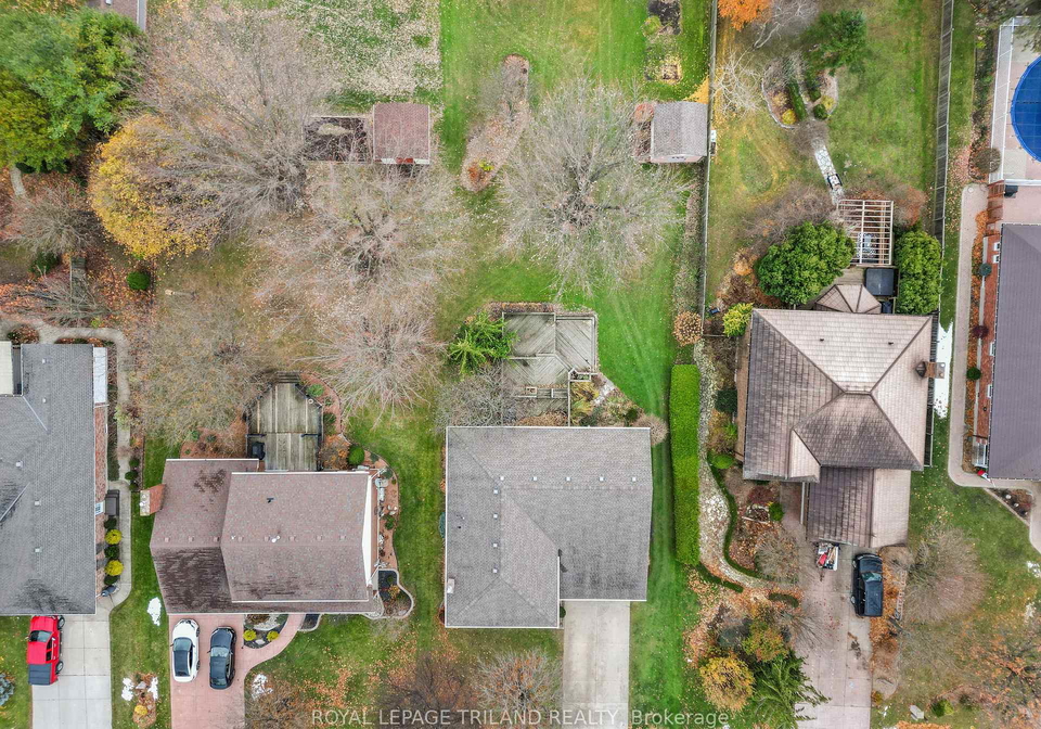 115-roe-street-southwest-middlesex-ontario-x12561790