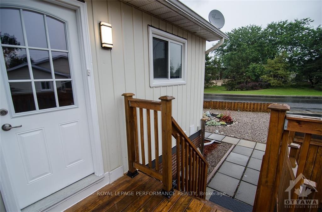 111-dalehurst-drive-tanglewood-grenfell-glen-pineglen-ottawa-ontario-x12561972