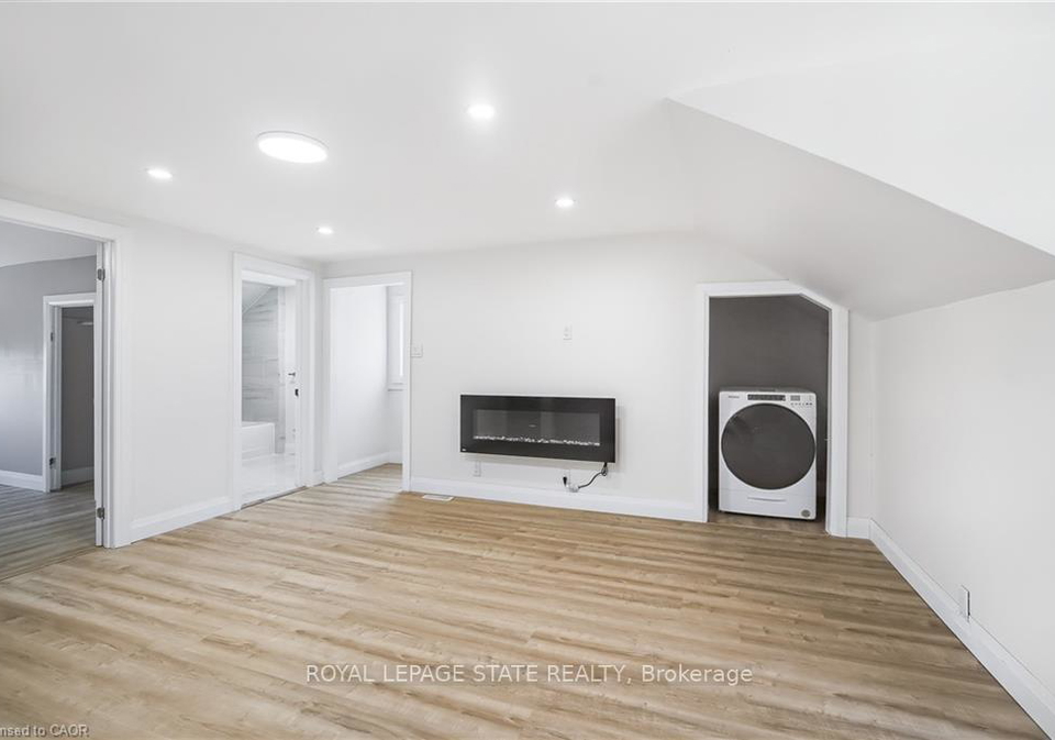 10-comet-avenue-hamilton-ontario-x12562468