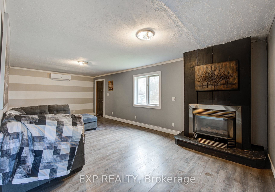 90-tank-street-petrolia-ontario-x12562708