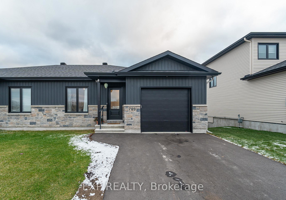789-walton-street-cornwall-ontario-x12564582