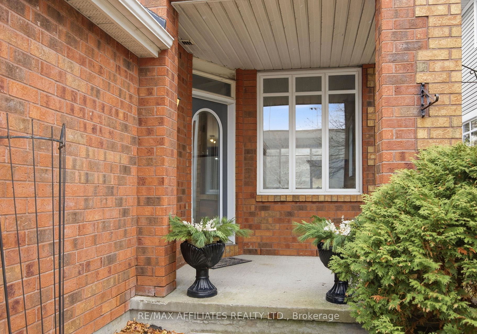137-hearst-way-kanata-ontario-x12565454