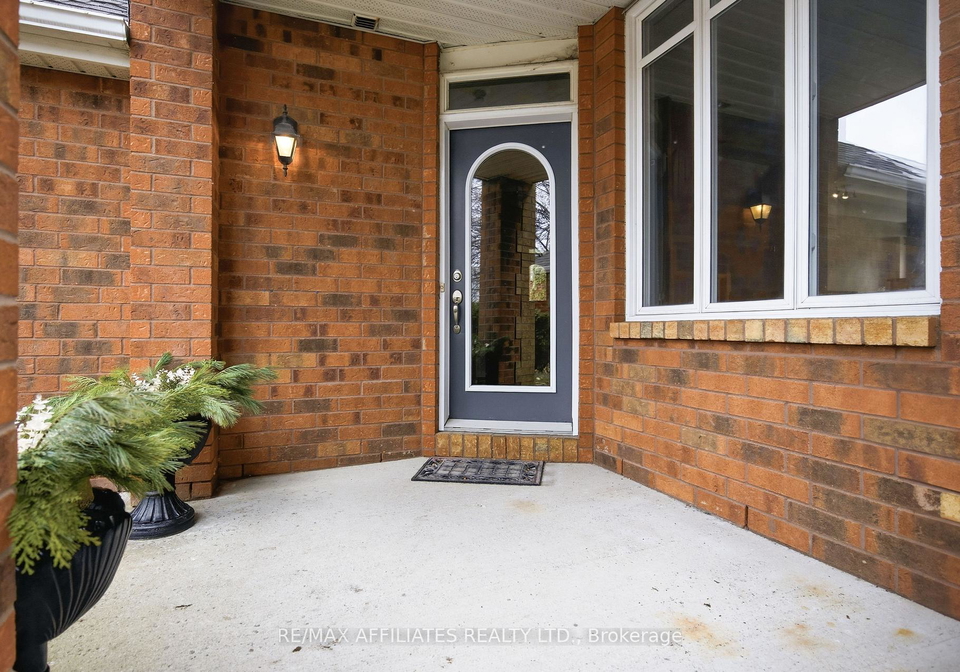 137-hearst-way-kanata-ontario-x12565454