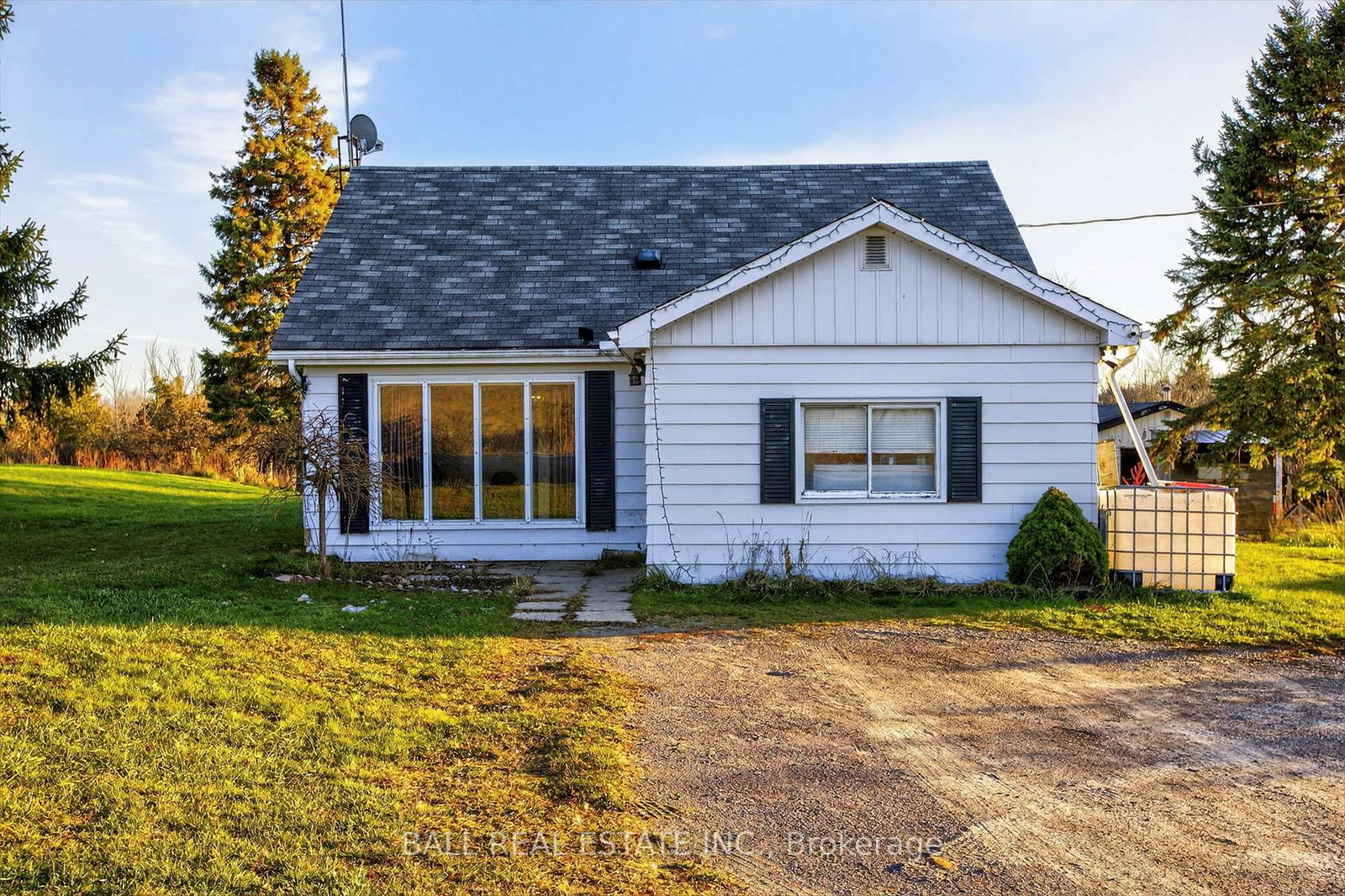 1095-yankee-line-selwyn-ontario-x12565582