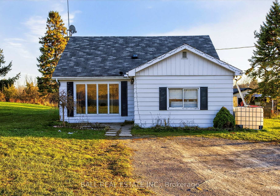 1095-yankee-line-selwyn-ontario-x12565582