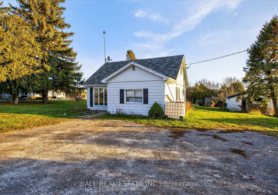 1095-yankee-line-selwyn-ontario-x12565582