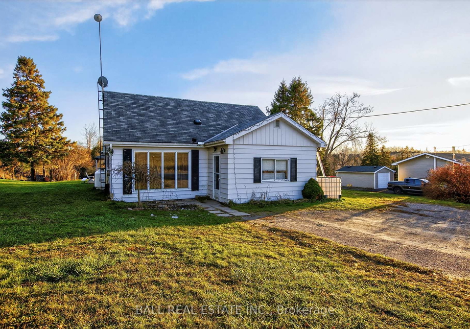 1095-yankee-line-selwyn-ontario-x12565582