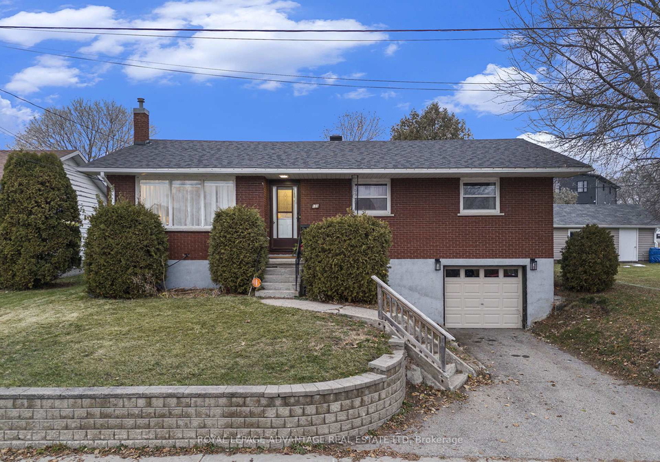 123-queen-street-smiths-falls-ontario-x12568022