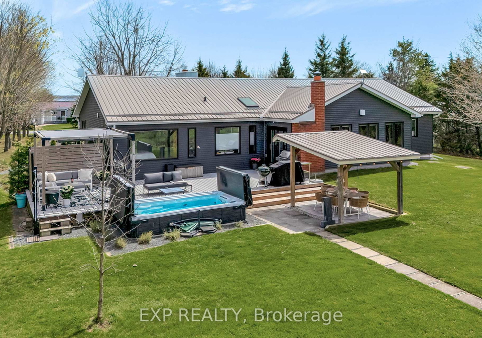135-hiscock-shores-road-prince-edward-county-ontario-x12571148