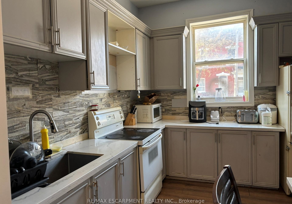 124-cathcart-street-hamilton-ontario-x12571226