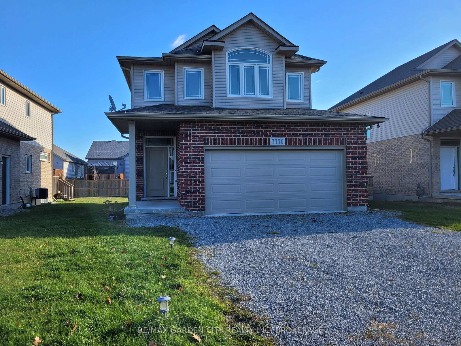 7770-hanniwell-street-niagara-falls-ontario-x12572236
