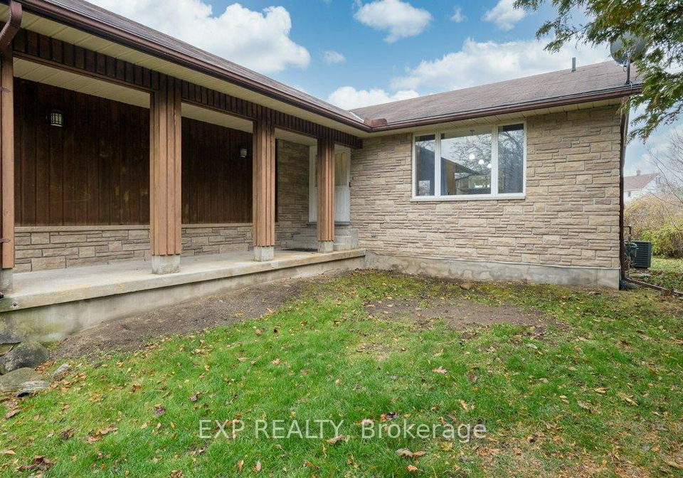 23-panelas-crescent-quinte-west-ontario-x12572404