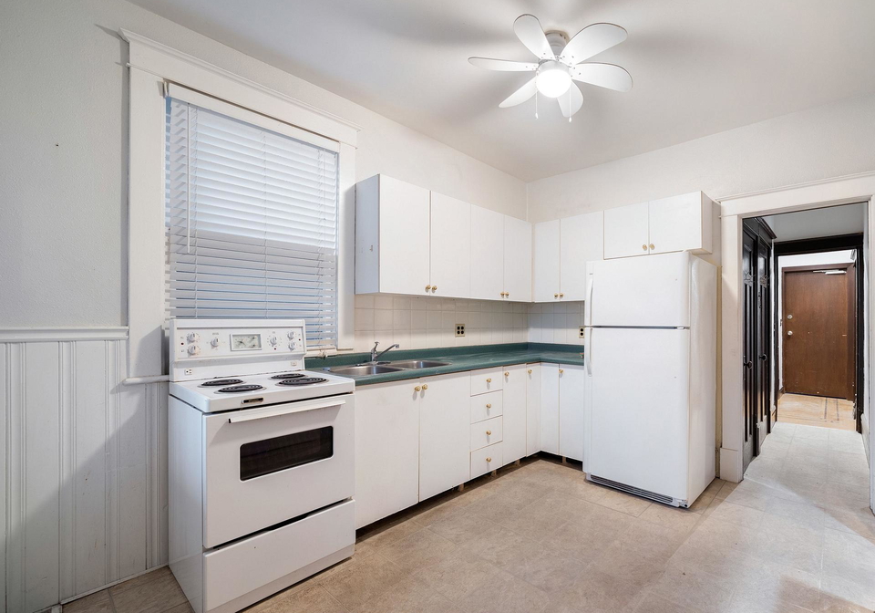 33-edgemont-street-hamilton-ontario-x12572774