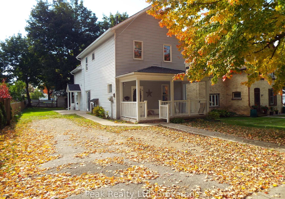 90-w-john-st-street-w-north-huron-ontario-x12573516