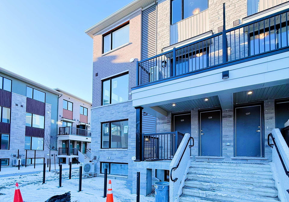 1235-creekway-private-kanata-ontario-x12573978