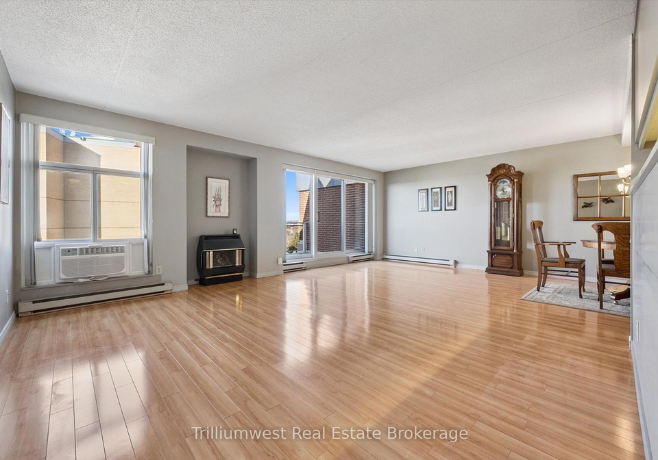 8-christopher-court-guelph-ontario-x12574354