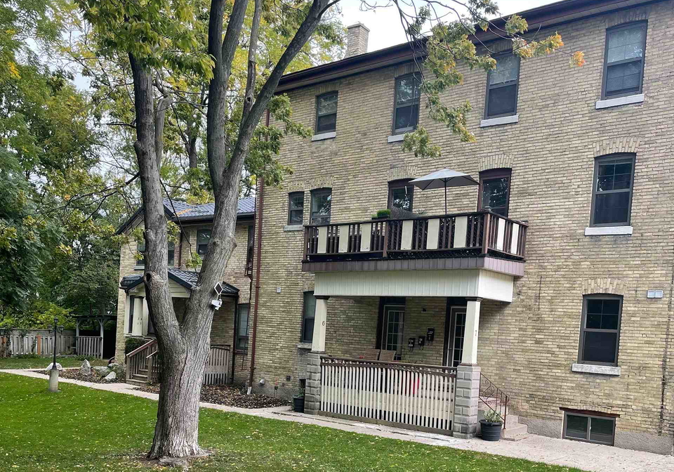 1-waverly-place-london-east-ontario-x12574828