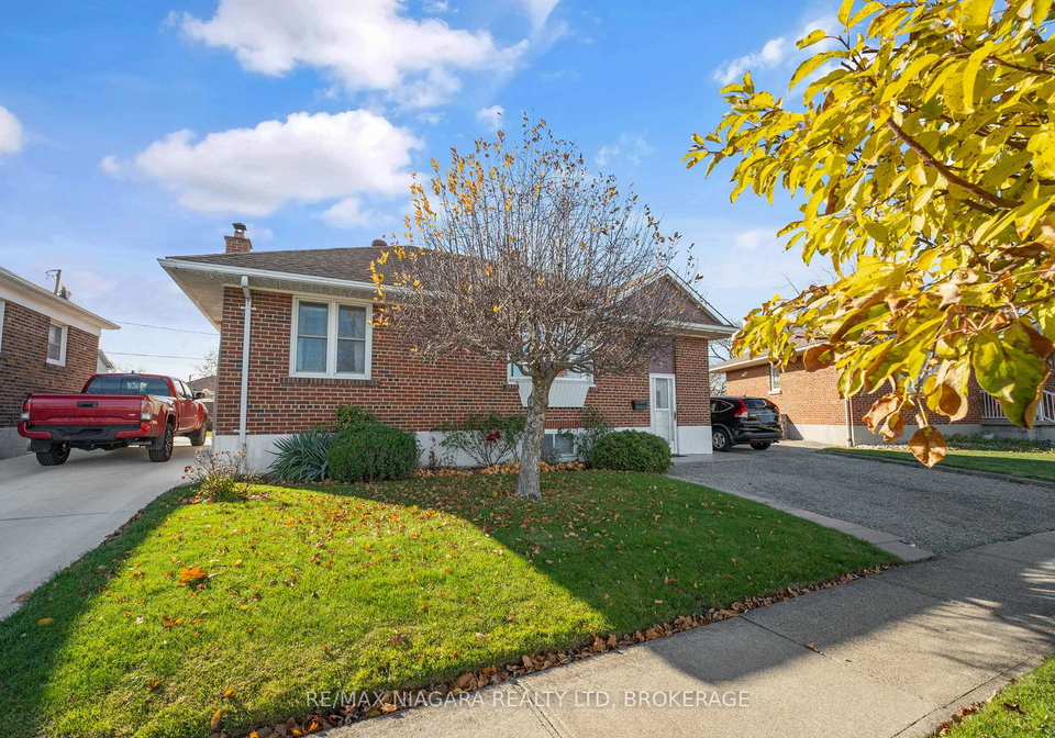 9-mcphail-crescent-st-catharines-ontario-x12578304