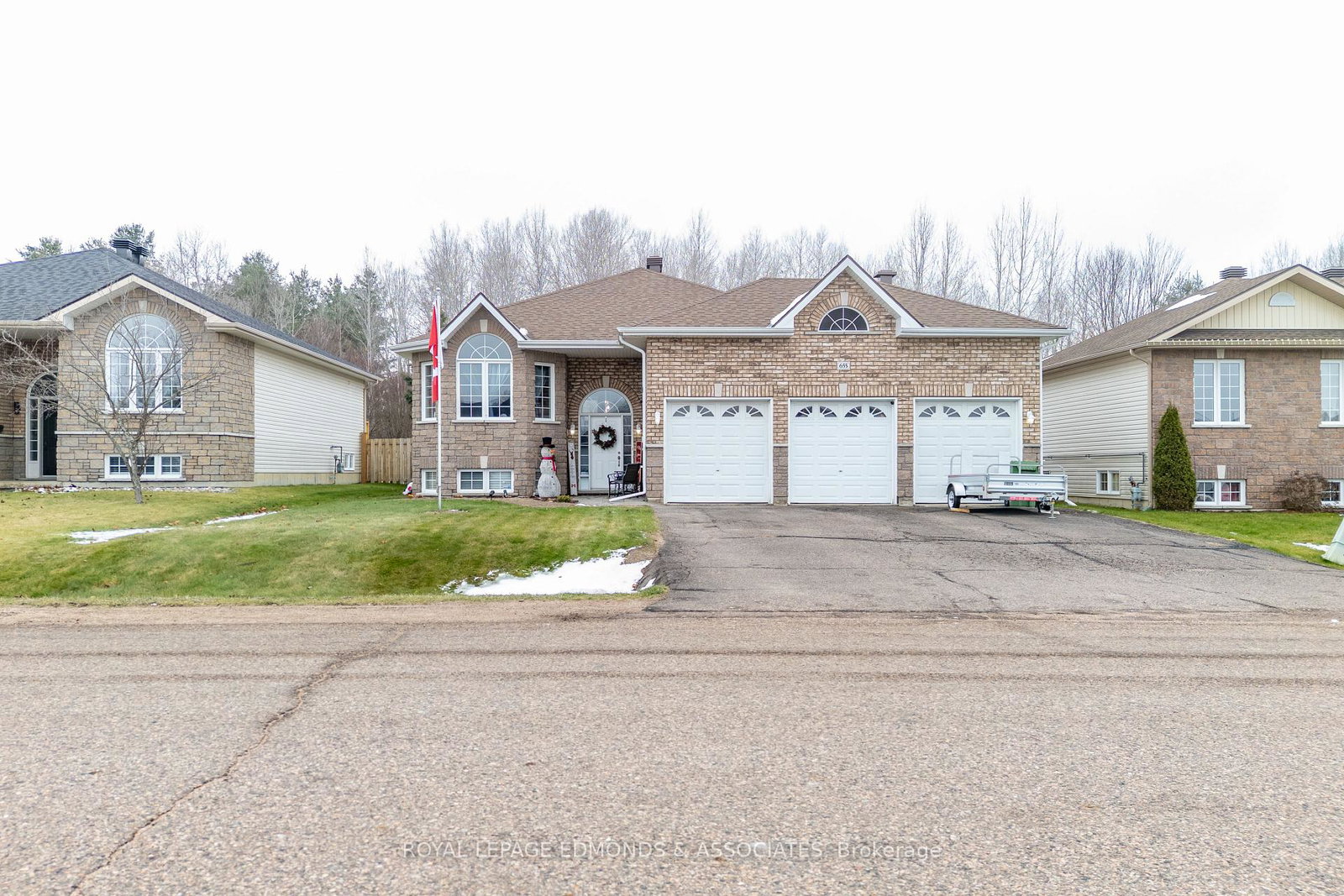655-fairview-avenue-s-laurentian-valley-ontario-x12579700