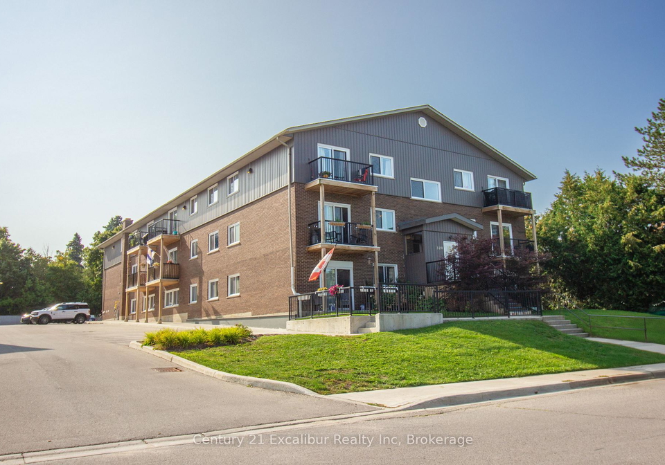 320-queen-street-e-centre-wellington-ontario-x12579752