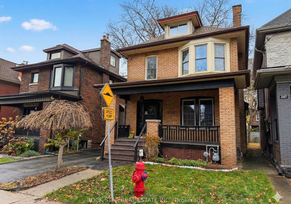 203-fairleigh-avenue-s-hamilton-ontario-x12580032