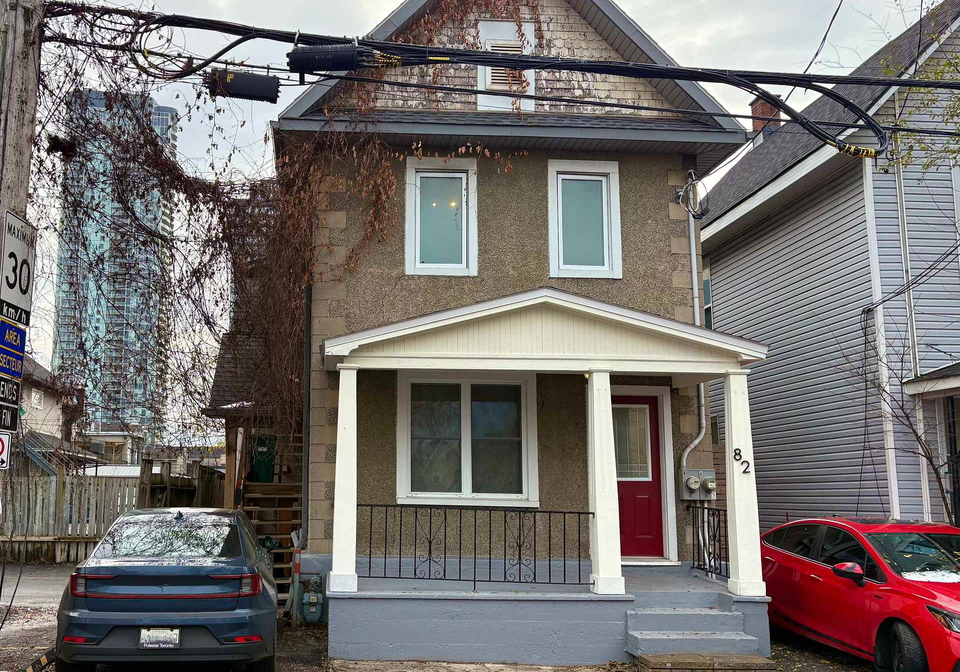 82-beech-street-ottawa-ontario-x12580382