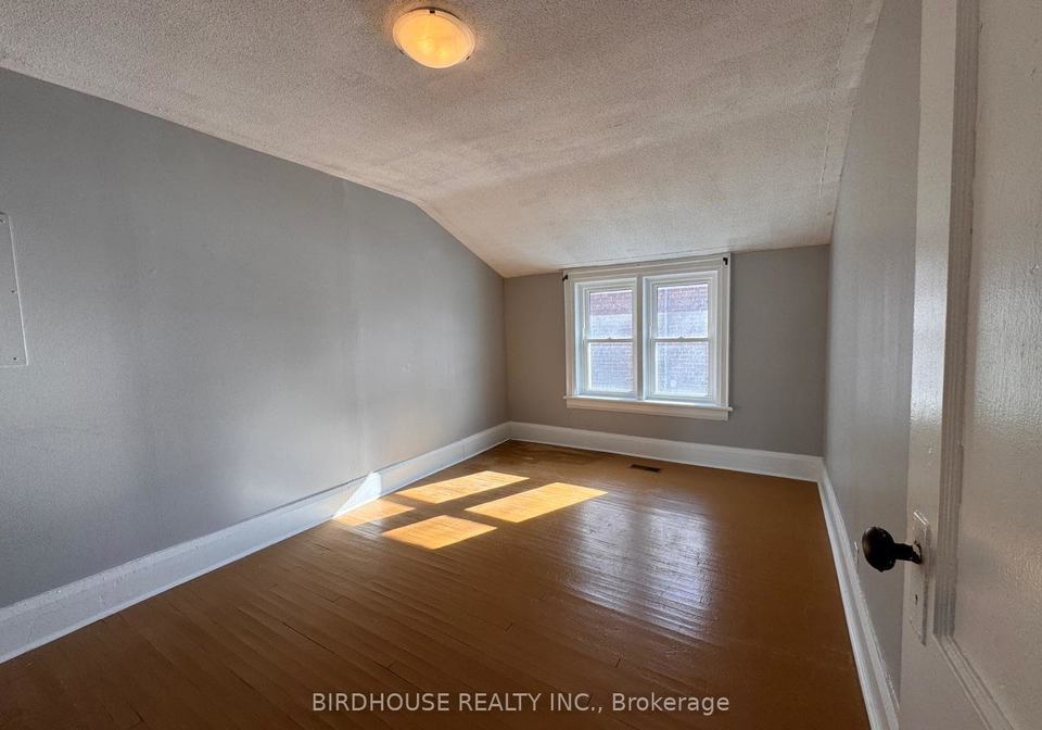 19-cambridge-street-s-kawartha-lakes-ontario-x12581234