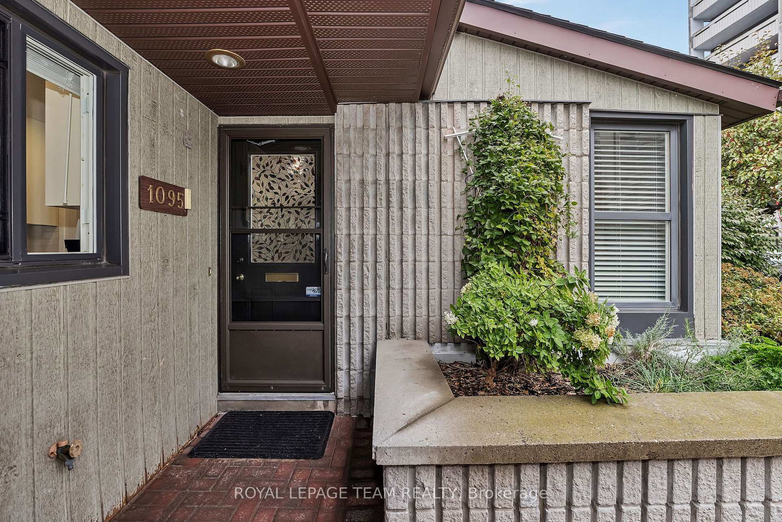 1095-ambleside-drive-ottawa-ontario-x12581660