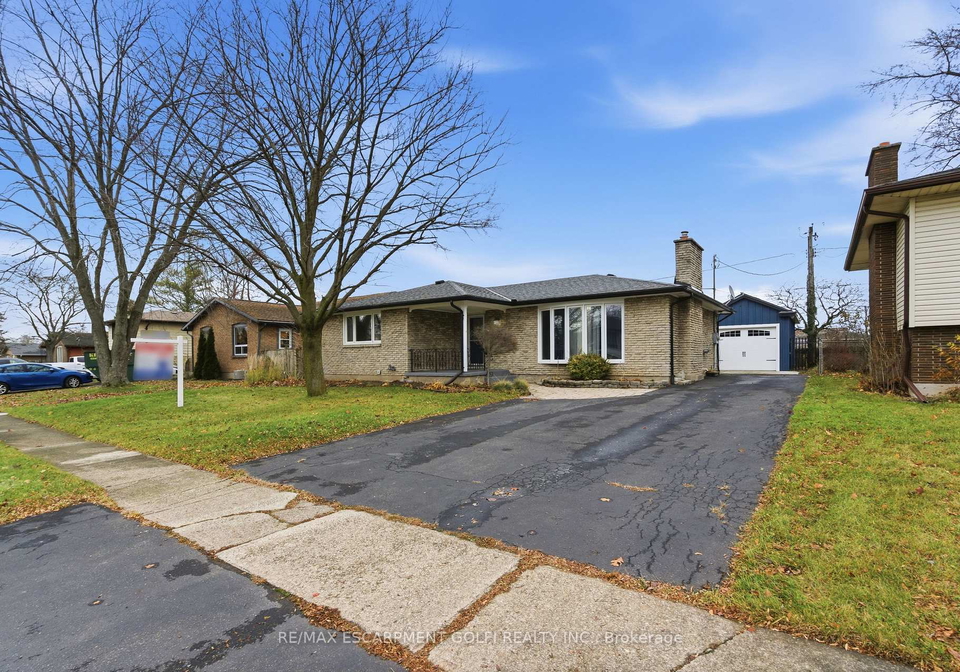 22-colonial-street-welland-ontario-x12581970