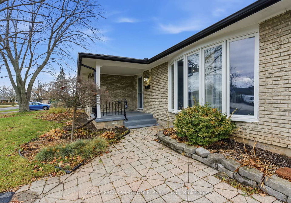 22-colonial-street-welland-ontario-x12581970