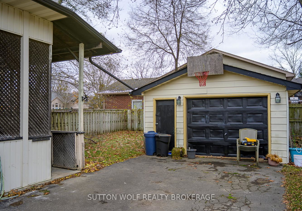 216-spence-drive-strathroy-caradoc-ontario-x12582376