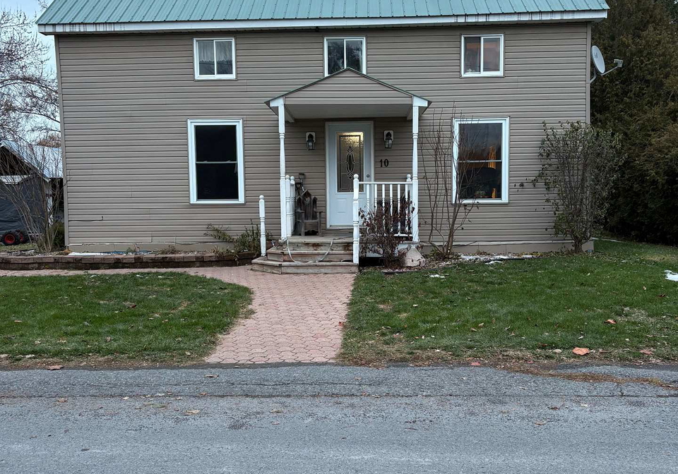 10-ash-street-south-stormont-ontario-x12582458