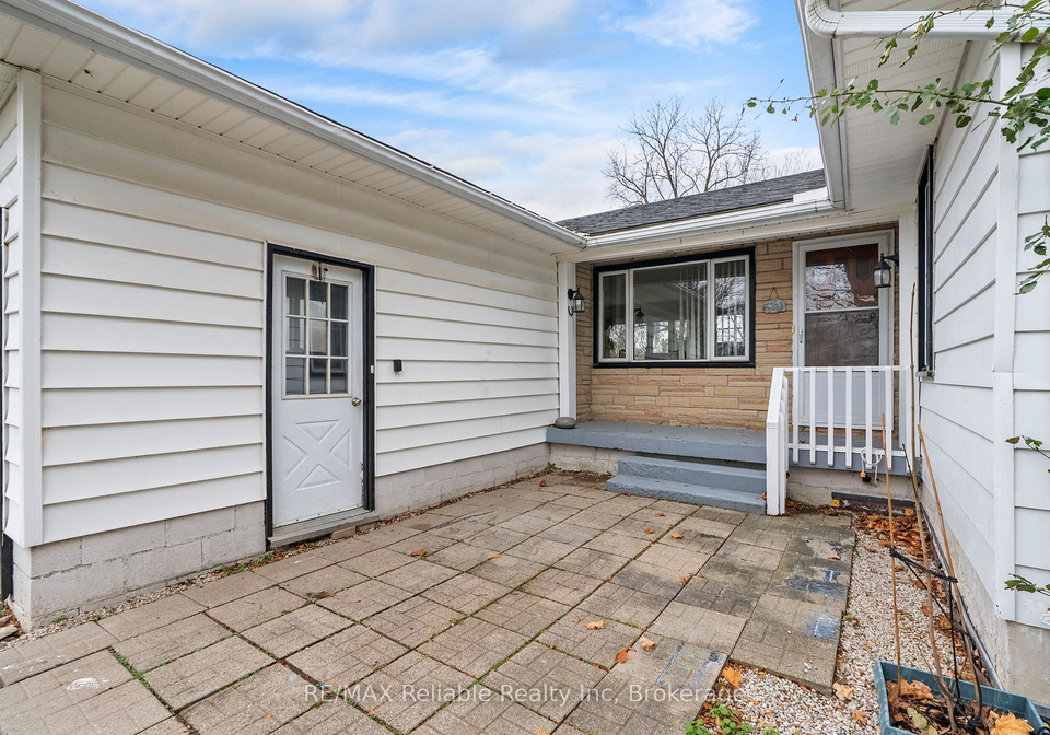 77836-london-road-huron-east-ontario-x12583098