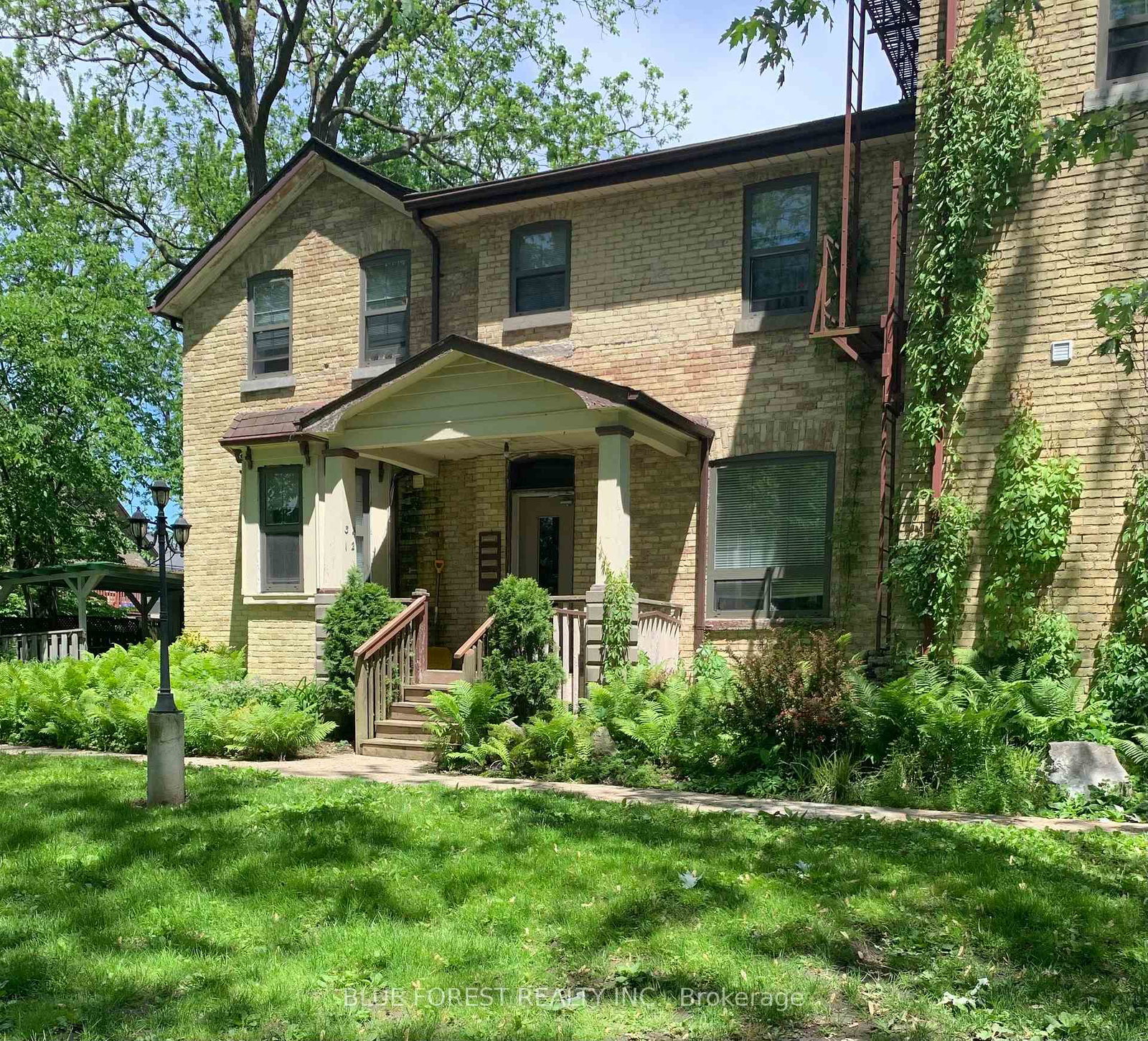 1-waverly-place-london-east-ontario-x12583536
