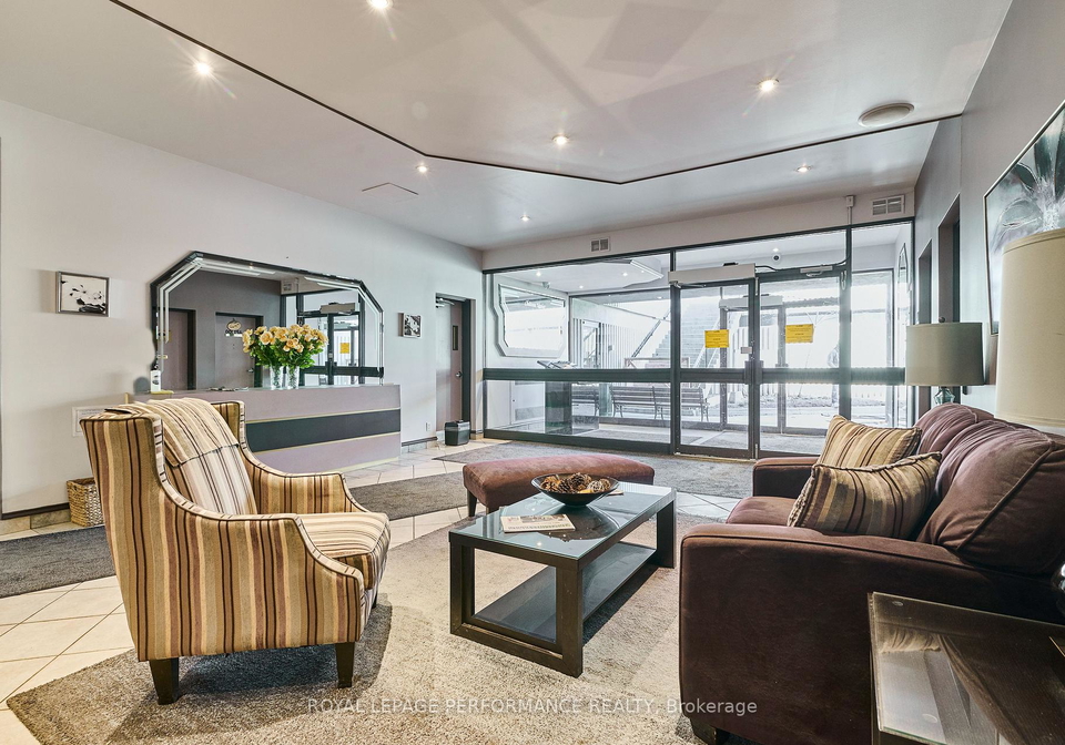 158-b-mcarthur-avenue-ottawa-ontario-x12584000