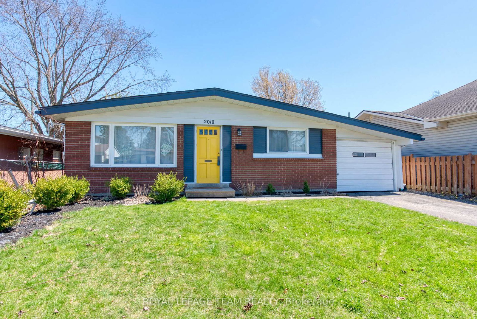 2010-featherston-drive-ottawa-ontario-x12584366