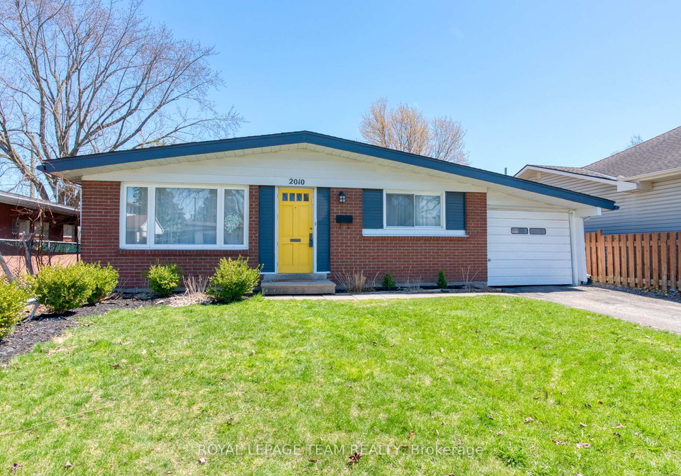 2010-featherston-drive-ottawa-ontario-x12584366