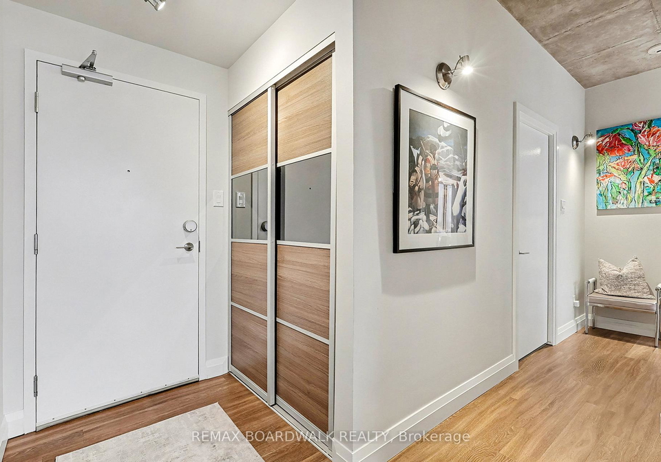 354-gladstone-avenue-ottawa-ontario-x12584600