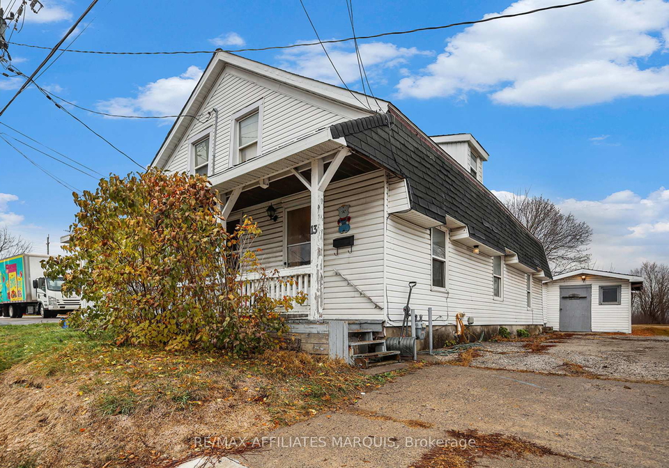 11-13-bay-street-s-smiths-falls-ontario-x12585052