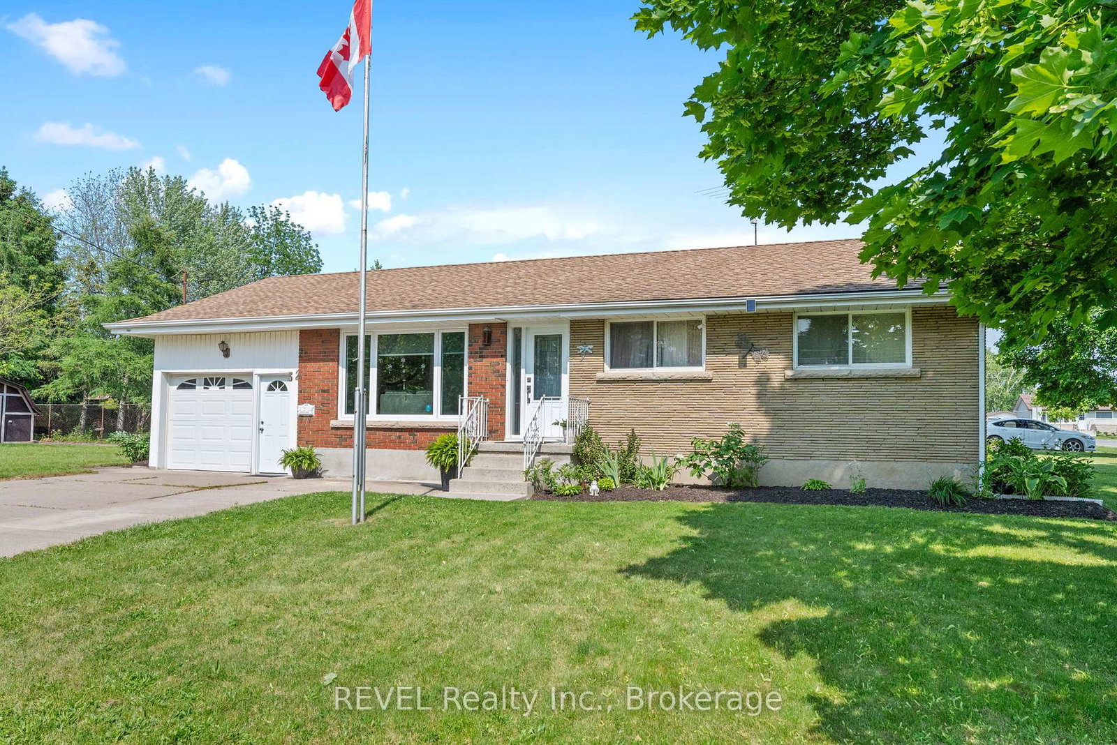 32-hanson-drive-n-st-catharines-ontario-x12586196